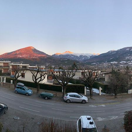 Appartement agréable à deux pas du plan d'eau Embrun Exterior foto